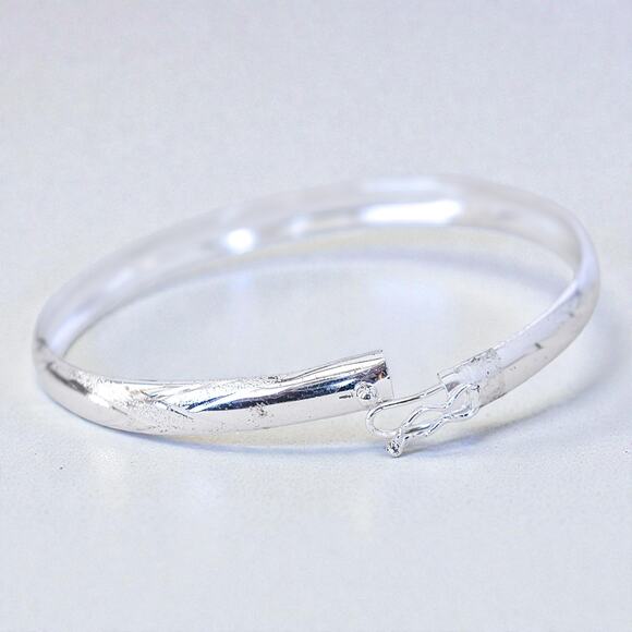 Vintage 925 Sterling Silver Etched Bangle Bracelet Stacking Lightweight - Picture 5 of 6